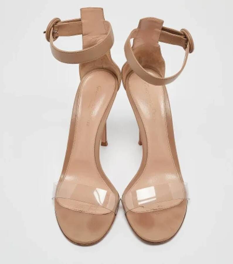 Gianvito Rossi Pre-owned Leather sandals Beige Dames