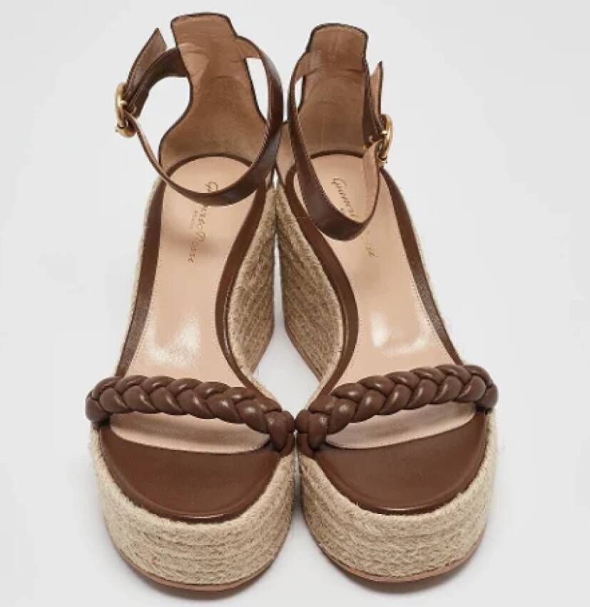 Gianvito Rossi Pre-owned Leather sandals Brown Dames