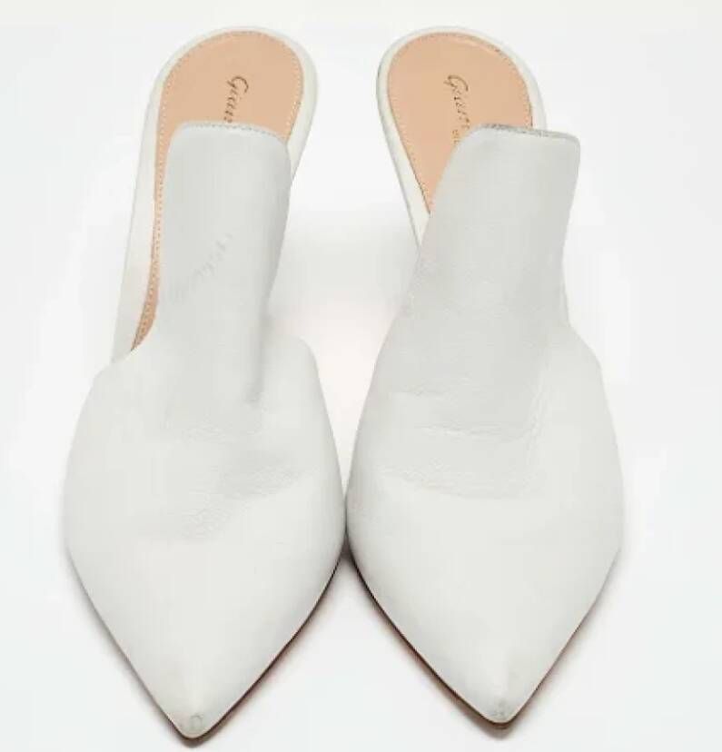 Gianvito Rossi Pre-owned Leather sandals White Dames