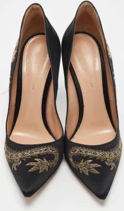 Gianvito Rossi Pre-owned Satin heels Black Dames