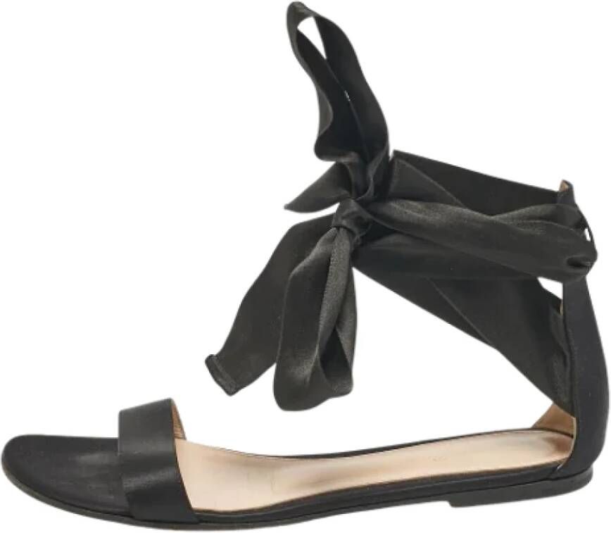 Gianvito Rossi Pre-owned Satin sandals Black Dames