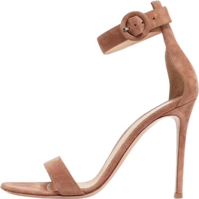 Gianvito Rossi Pre-owned Suede sandals Beige Dames