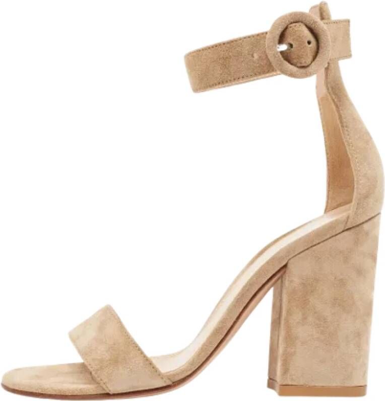 Gianvito Rossi Pre-owned Suede sandals Beige Dames