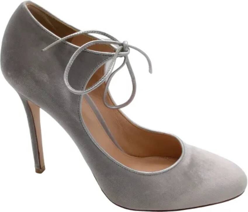 Gianvito Rossi Pre-owned Zilveren fluwelen hoge hakken met metallic afwerking Gray Dames