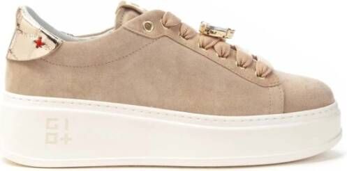 Gio+ Roze Leren en Suède Sneakers met Gouden Oogjes en Juweelaccessoires Beige Dames