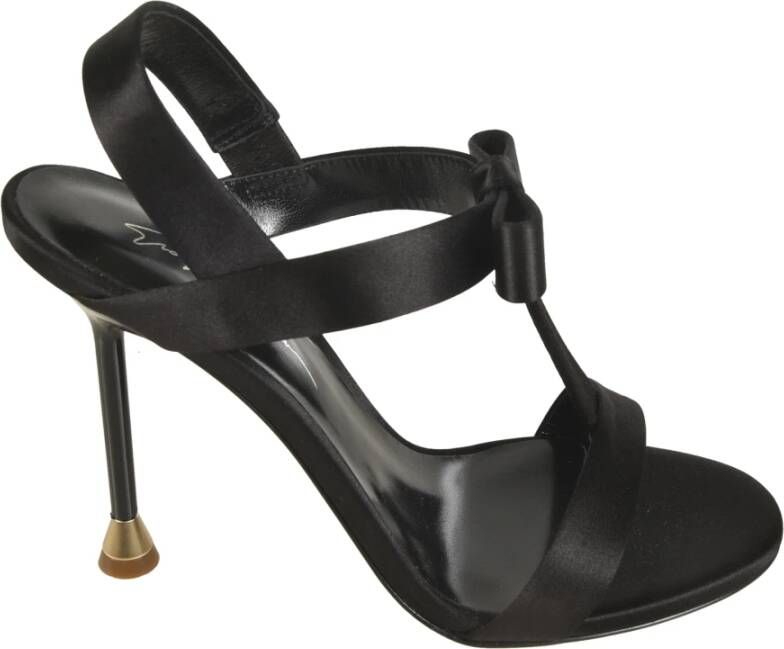 Giorgio Armani Stijlvolle Sandalen voor de Zomer Black Dames