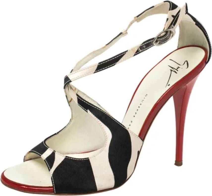 Giuseppe Zanotti Pre-owned Satin sandals White Dames