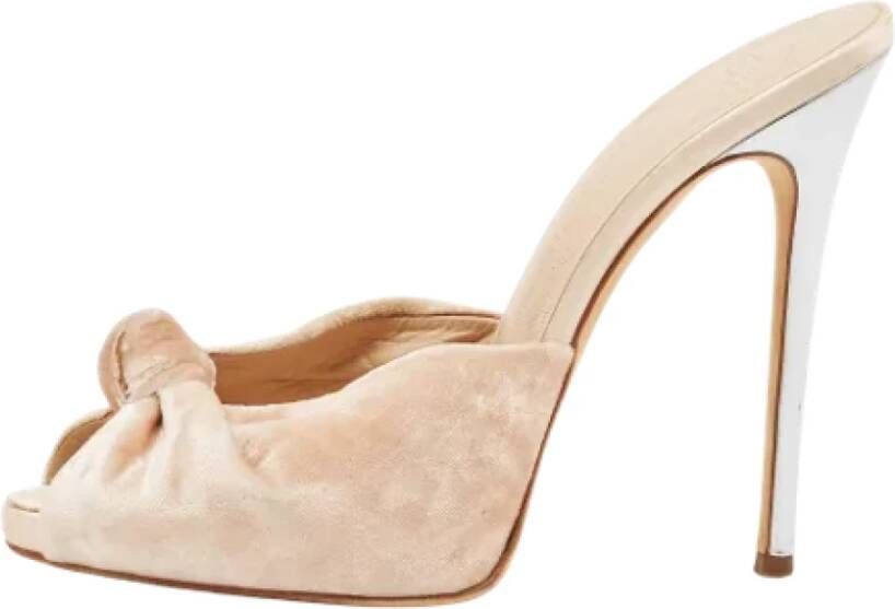 Giuseppe Zanotti Pre-owned Velvet sandals Beige Dames