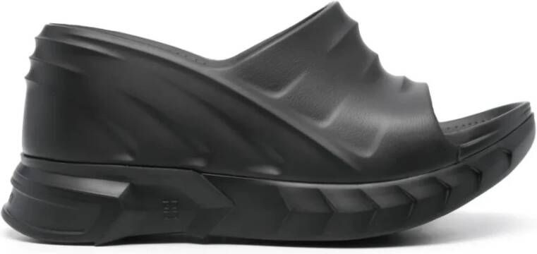 Givenchy Pluizige Sandalen voor Zomerplezier Black Dames