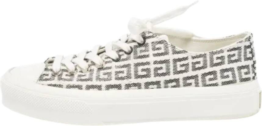 Givenchy Pre-owned Canvas sneakers White Dames