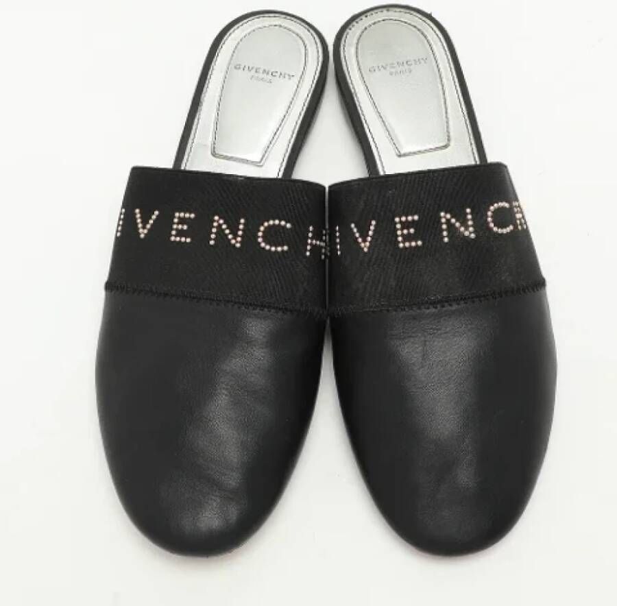 Givenchy Pre-owned Fabric mules Black Dames