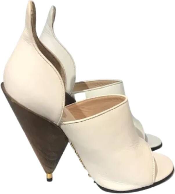 Givenchy Pre-owned Leather heels White Dames