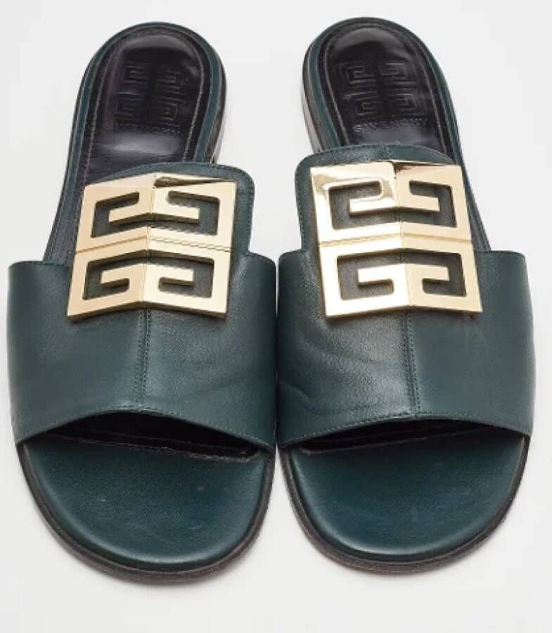 Givenchy Pre-owned Leather sandals Green Dames