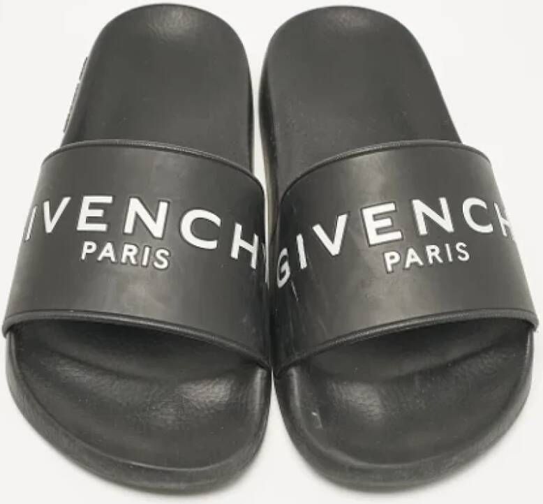 Givenchy Pre-owned Rubber sandals Black Dames