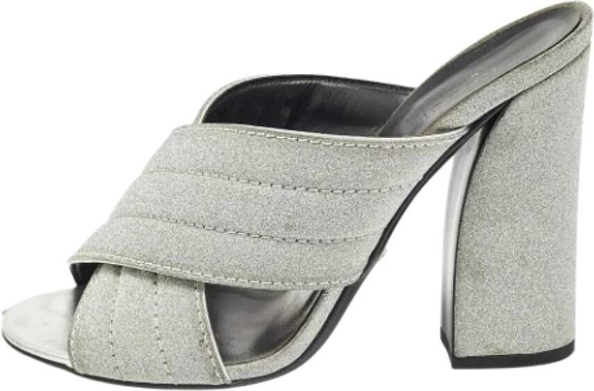 Gucci Vintage Pre-owned Fabric sandals Gray Dames