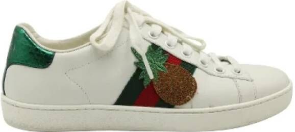 Gucci Vintage Tweedehands witte leren sneakers met Lady Bug-patch White Dames