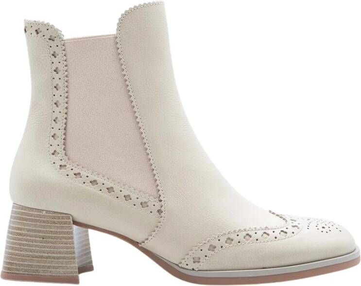 Hispanitas Beige enkellaars met blokhak Beige Dames