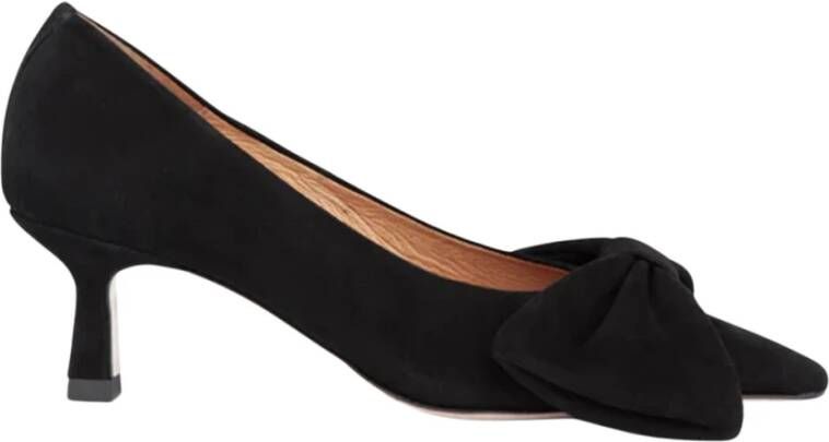 Ivylee Copenhagen Zwarte suède pump met kittenhakken Black Dames