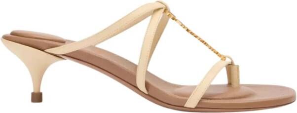 Jacquemus Crème Sandalen met Gouden Logo Beige Dames