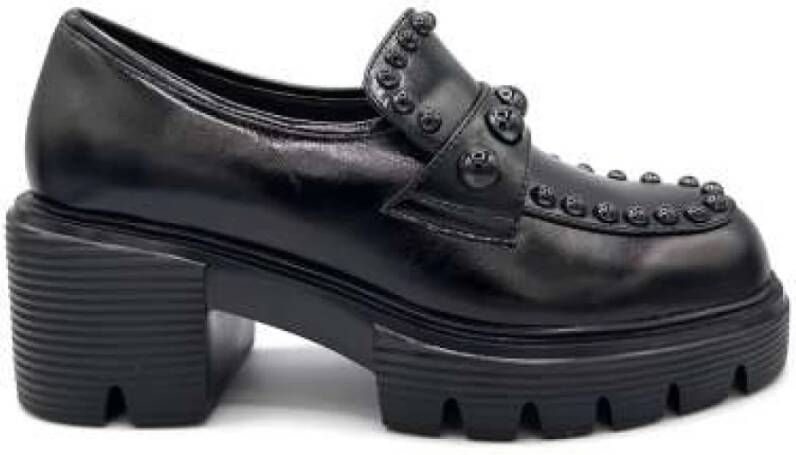 Jeannot Studded Leather Closed Shoe Black Dames