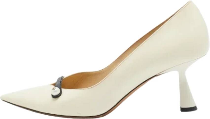 Jimmy Choo Pre-owned Leather heels Beige Dames