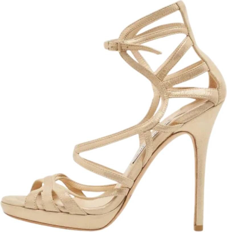 Jimmy Choo Pre-owned Suede sandals Yellow Dames