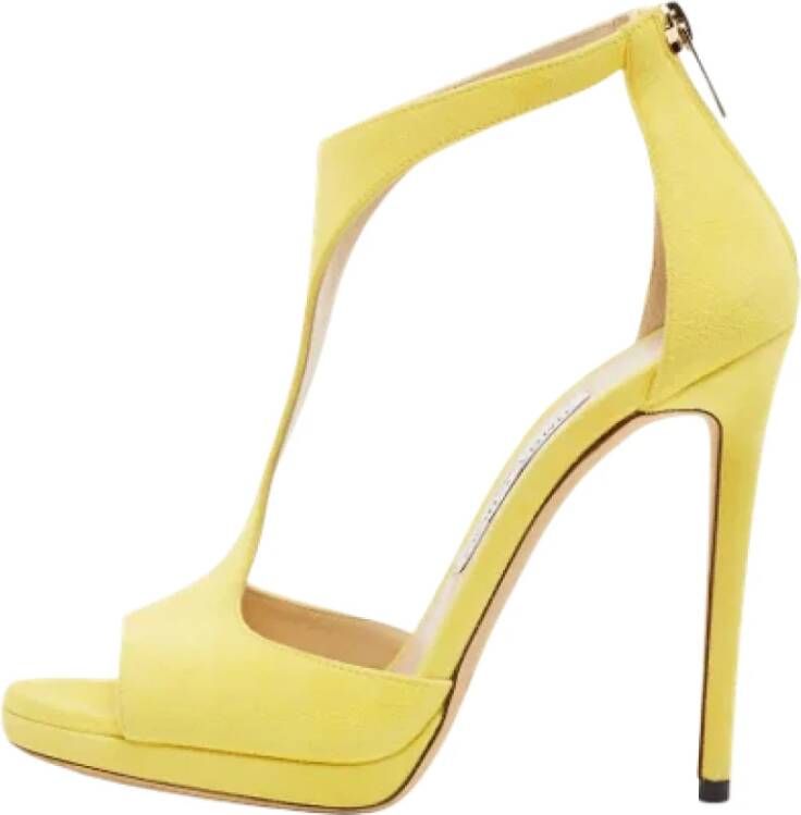 Jimmy Choo Pre-owned Suede sandals Yellow Dames