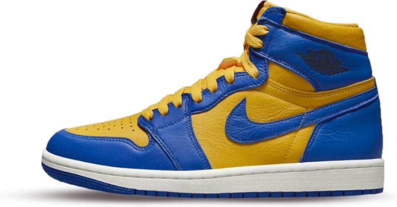 Jordan Wmns Air 1 Retro High Og Basketball Schoenen varsity maize game royal sail maat: 43 beschikbare maaten:37.5 38.5 43