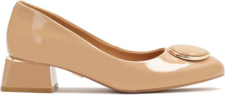 Kazar Klassieke pumps met lage hak en decoratie aan de voorkant Beige Dames