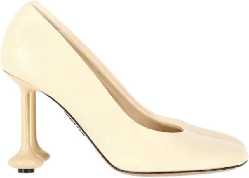 Loewe Pre-owned Leather heels Beige Dames