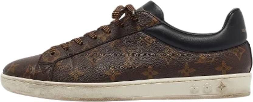 Louis Vuitton Vintage Pre-owned Coated canvas sneakers Brown Heren