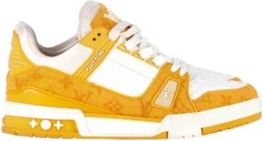 Louis Vuitton Vintage Pre-owned Cotton sneakers Yellow Heren