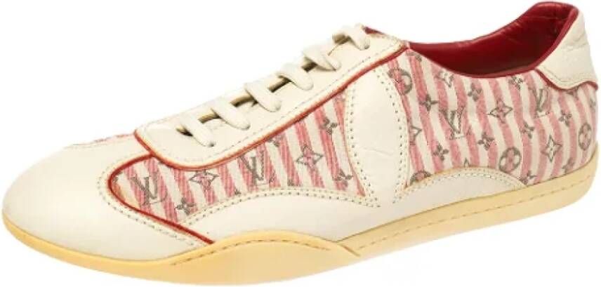 Louis Vuitton Vintage Pre-owned Fabric sneakers Beige Dames