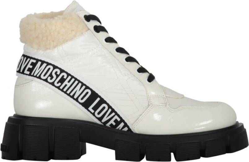 Love Moschino Contrasterende Veterschoenen met Patentdetails White Dames