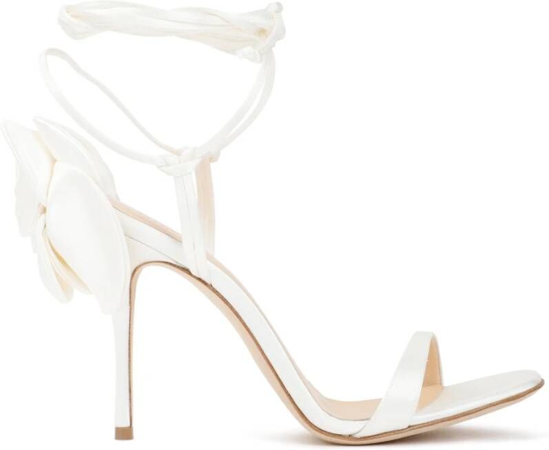 Magda Butrym Witte Pumps met Stoffen Bloemversiering White Dames