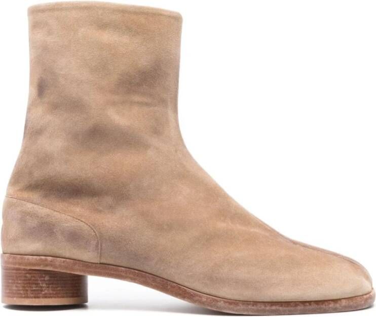 Maison Margiela Beige Suede Enkellaarzen met Split Teen Brown Heren