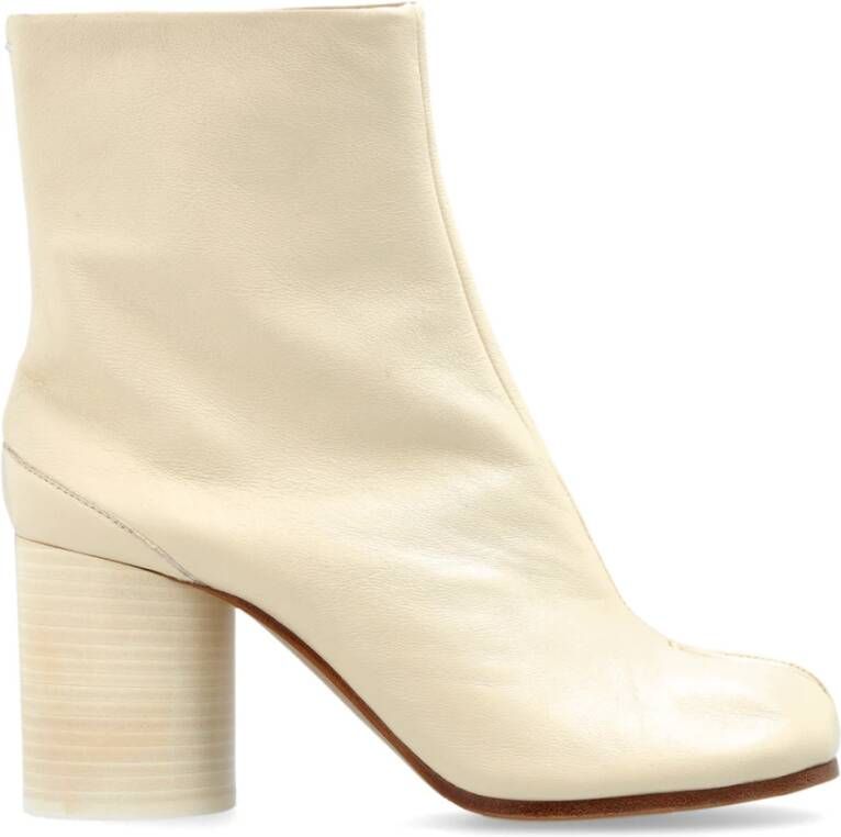 Maison Margiela Enkellaarzen met hak en 'Tabi' uitsnede Beige Dames