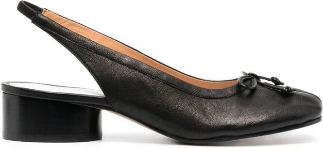 Maison Margiela Zwarte Tabi Pump met Strikdetail Black Dames