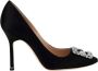 Manolo Blahnik Zwarte Satijnen Pumps met Amandelvormige Neus Black Dames - Thumbnail 1