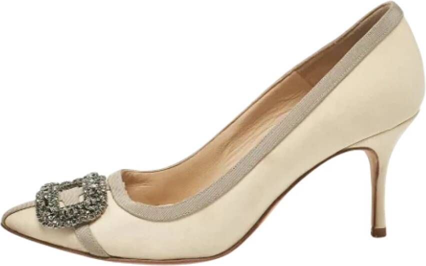 Manolo Blahnik Pre-owned Canvas heels Beige Dames