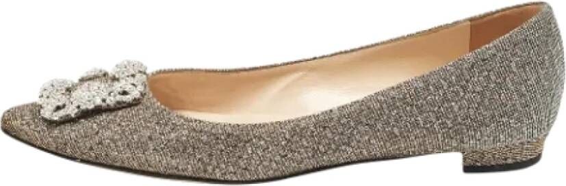 Manolo Blahnik Pre-owned Fabric flats Gray Dames