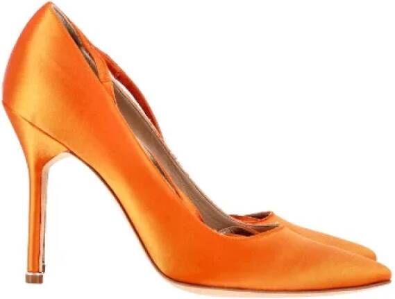 Manolo Blahnik Pre-owned Fabric heels Orange Dames