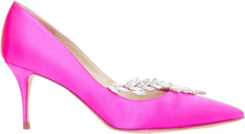 Manolo Blahnik Pre-owned Fabric heels Pink Dames