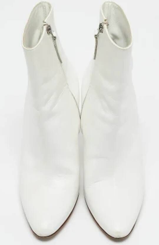 Manolo Blahnik Pre-owned Leather boots White Dames