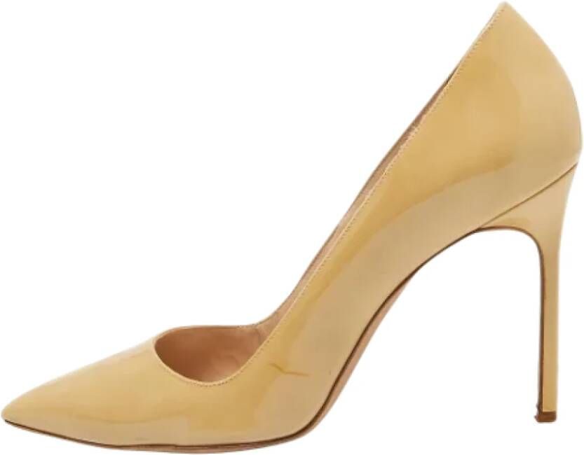 Manolo Blahnik Pre-owned Leather heels Beige Dames