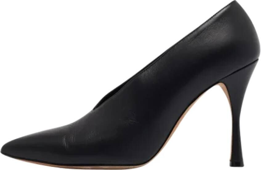 Manolo Blahnik Pre-owned Leather heels Black Dames