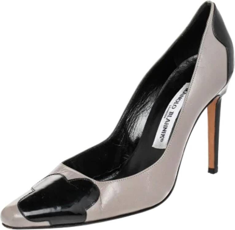 Manolo Blahnik Pre-owned Leather heels Gray Dames