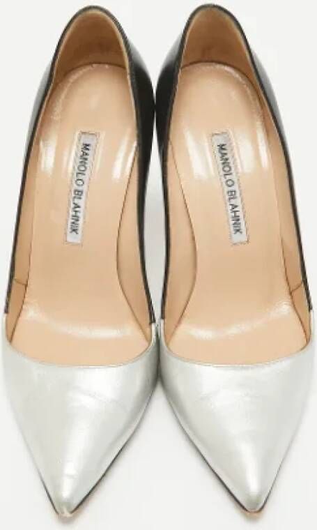 Manolo Blahnik Pre-owned Leather heels Gray Dames