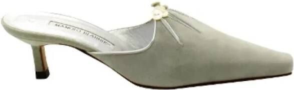 Manolo Blahnik Pre-owned Leather mules Gray Dames