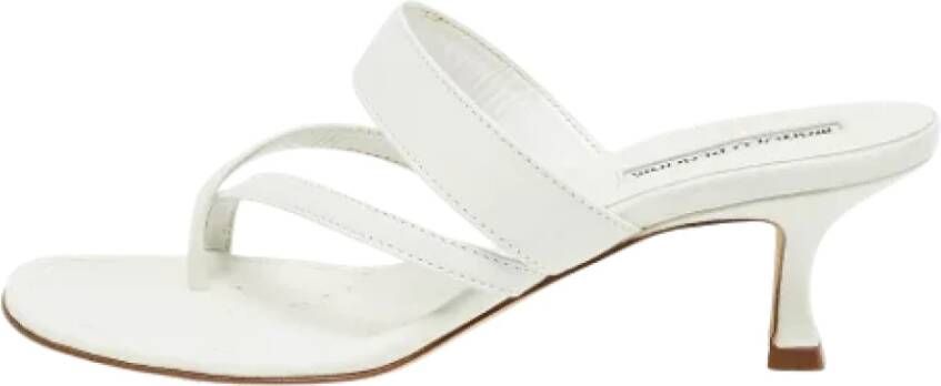 Manolo Blahnik Pre-owned Leather sandals White Dames